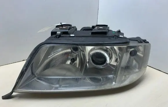 Audi A6 S6 C5 4B Headlight/headlamp 14847300