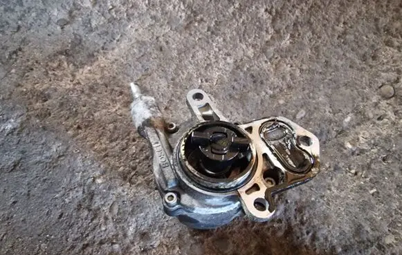 Peugeot 406 Vacuum pump
