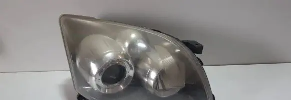 Toyota Avensis T250 Headlight/headlamp 35108