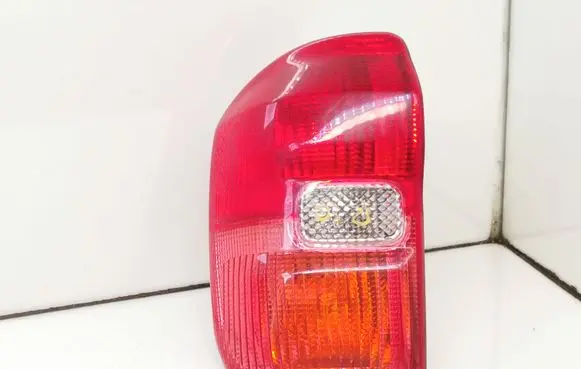Toyota RAV 4 (XA20) Rear/tail lights