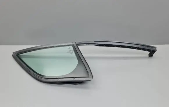 Citroen C3 Front door vent window glass four-door 43R007951 9906128880 E000255