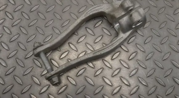 BMW 8 G14 Front lower control arm/wishbone 6861199