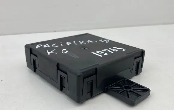Chrysler Pacifica Sliding door control unit/module 68225096AF HW161100