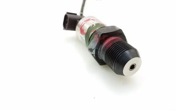 Toyota Hilux (AN10, AN20, AN30) Fuel pressure sensor 