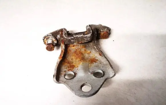 Mitsubishi Space Star Rear door lower hinge