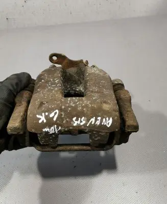 Toyota Avensis T270 Rear brake caliper