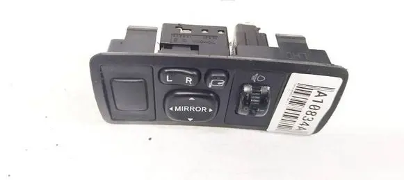 Wing mirror switch