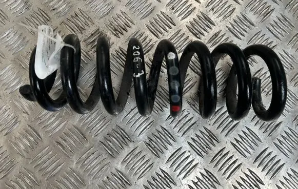 Mercedes-Benz C W205 Rear coil spring