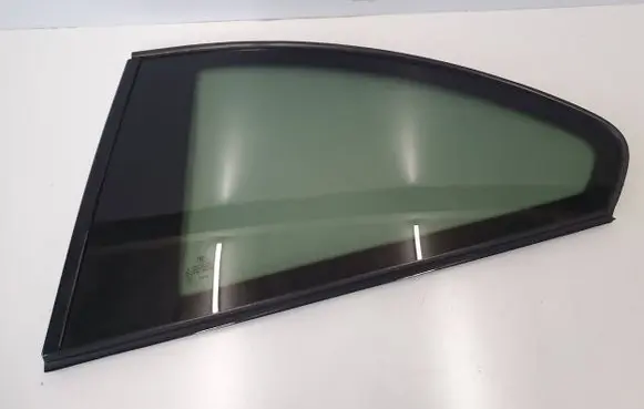 BMW 1 E82 E88 Rear side window 2996841