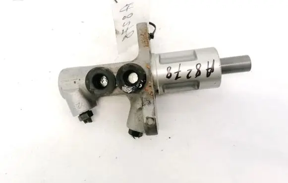 Audi A4 S4 B7 8E 8H Master brake cylinder