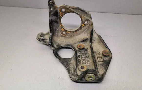 Volkswagen Transporter - Caravelle T4 Fuel pump bracket 074130147c