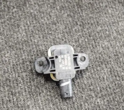 Mercedes-Benz GLS X166 Airbag deployment crash/impact sensor A1668210351 56054084AA