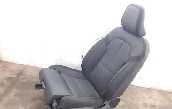 Polestar 2 Front driver seat 32248989 4042706 3270029