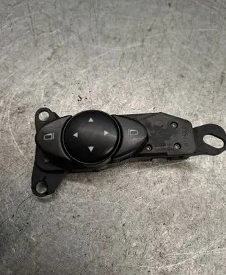 Mercedes-Benz E W211 Wing mirror switch 2118215379 03211025