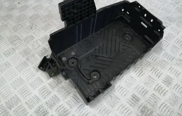 Citroen e-C3 Battery box tray 9823533180