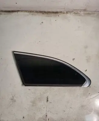 Rear vent window glass