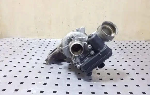 Audi A3 S3 8V Turbo 04E145721N