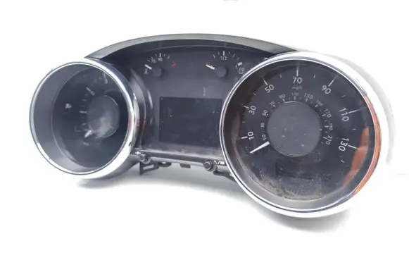 Speedometer (instrument cluster)