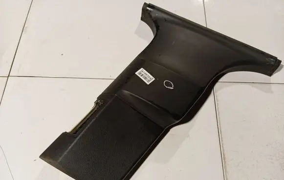 BMW 7 E65 E66 (B) pillar trim (top) 