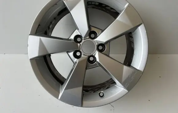 Audi A1 R16 alloy rim 8XA601025A