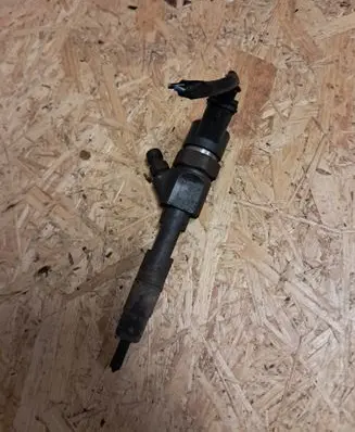 Fuel injector
