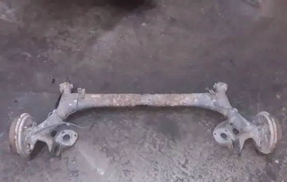 Volkswagen Polo IV 9N3 Rear axle beam