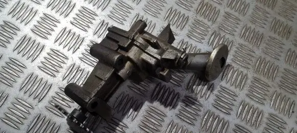 Renault Scenic II - Grand scenic II Oil pump 7700600252
