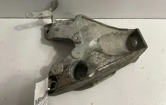 BMW M4 F82 F83 Engine mounting bracket 6789093