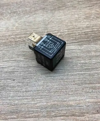 Audi A4 S4 B5 8D Other relay 443951253J 213
