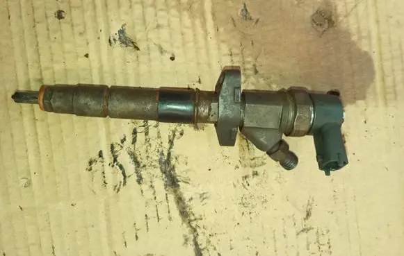 Renault Espace - Grand espace IV Fuel injector 0445110084