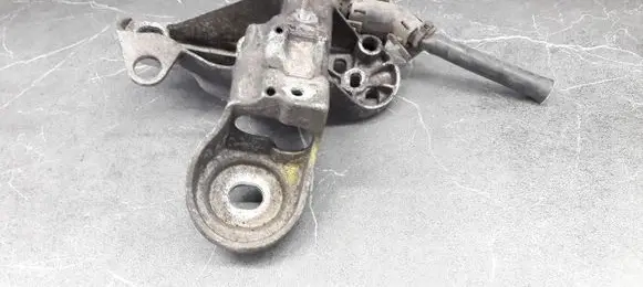 Audi A4 S4 B5 8D Engine mounting bracket 8D0199352H