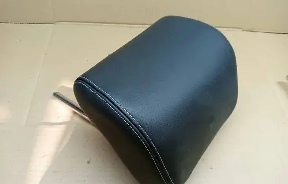 Skoda Octavia Mk2 (1Z) Rear seat headrest