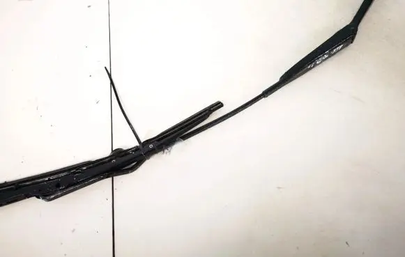 Opel Astra G Front wiper blade arm 90559554