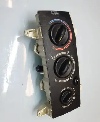 Renault Megane I Climate control unit 663391J