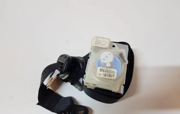 Dodge Challenger Rear seatbelt 5UZ23DX9AB 6132189337