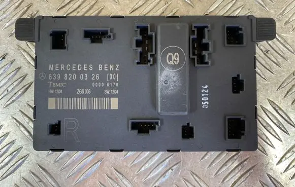 Mercedes-Benz Vito Viano W639 Door control unit/module 6398200326