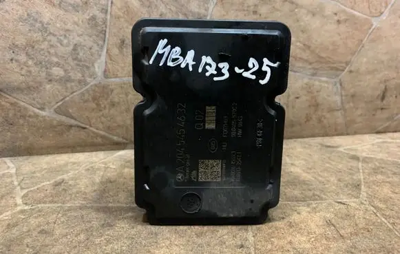 Mercedes-Benz C W204 ABS Pump A2045454632