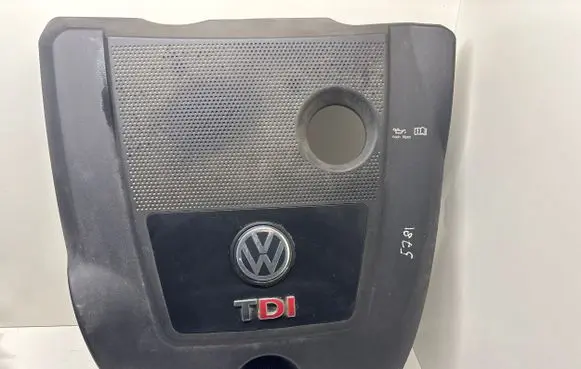 Volkswagen PASSAT B5.5 Engine cover (trim)