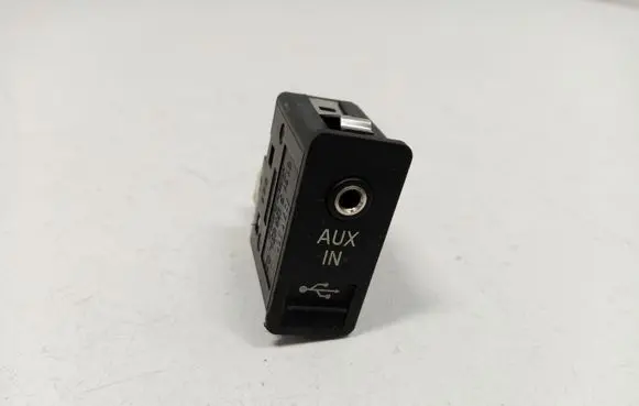 BMW X5 E70 AUX in-socket connector 61319129651 84109237653