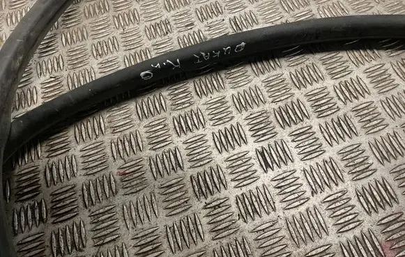 Rear door rubber seal (on body)
