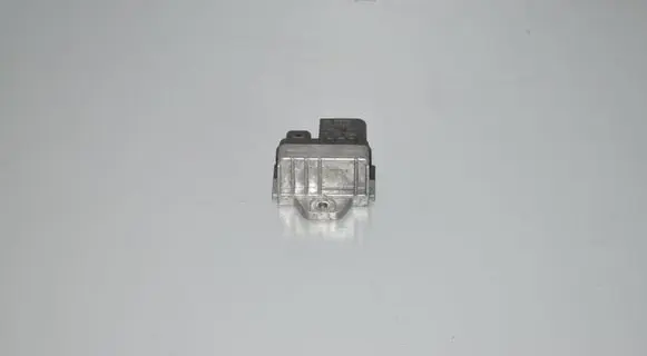 BMW 2 F46 Glow plug pre-heat relay 8596873 12218596873
