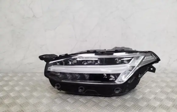 Volvo XC90 Headlight/headlamp 31655807