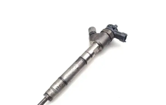 Hyundai i40 Fuel injector 338002A610 0445110589