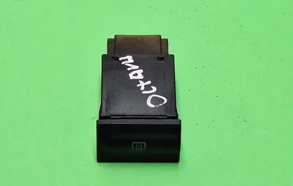 Skoda Octavia Mk1 (1U) Windscreen/window heater switch 1U0959021