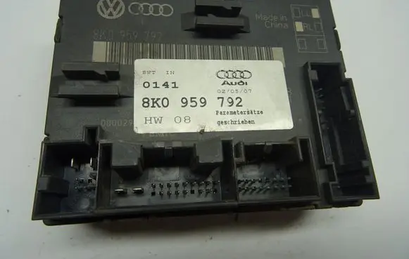 Audi A4 Allroad B8 Door control unit/module 8K0959792