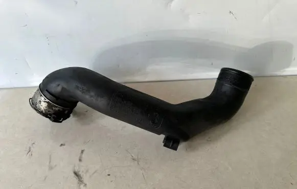 BMW 5 F10 F11 Intercooler hose/pipe 7582314