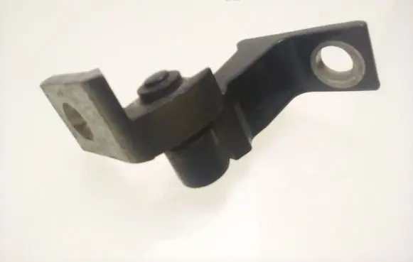Volkswagen PASSAT B8 Rear door upper hinge 8V5833404C