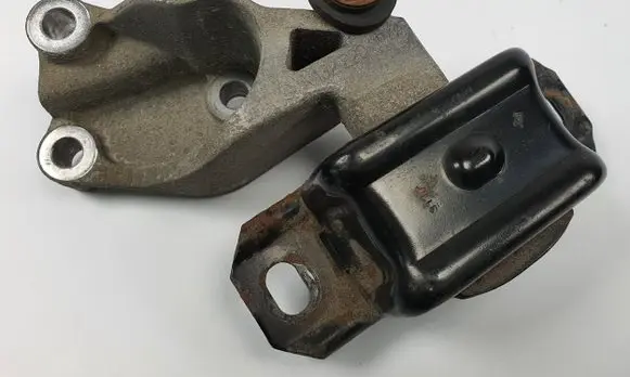 Smart ForTwo II Engine mount vacuum valve A1322200148