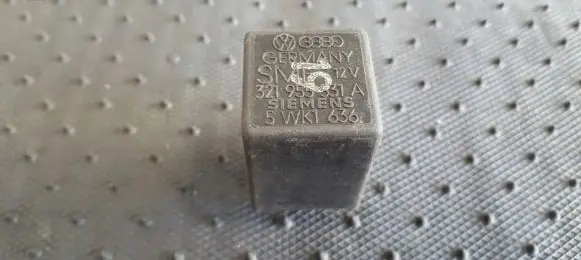 Volkswagen Jetta I Other relay 321955531A 5WK1636