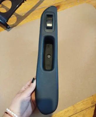 Toyota Avensis T220 Quarter vent window switch 7425105030